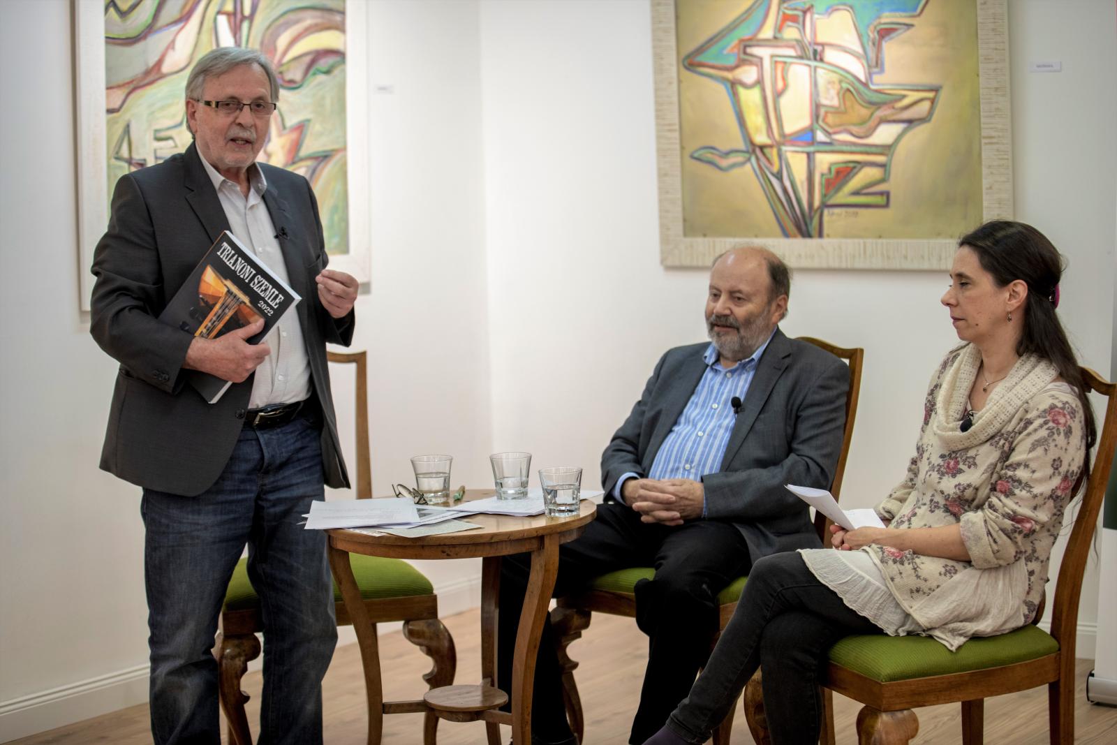 Szidiropulosz Archimédesz, Sipos Endre, Sipos Orsolya a Trianoni Szemle 2022 Különszám bemutatón (fotó: Nyirkos Zsófia)